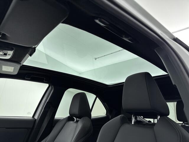 Toyota YARIS Cross 1.5 Hybrid Adventure | Glazen Panoramadak | JBL-Audio |