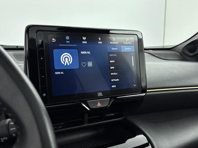 Toyota YARIS Cross 1.5 Hybrid Adventure | Glazen Panoramadak | JBL-Audio |