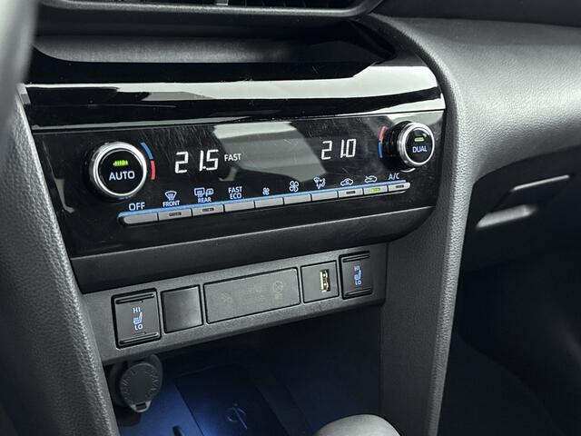 Toyota YARIS Cross 1.5 Hybrid Adventure | Glazen Panoramadak | JBL-Audio |