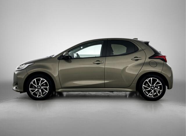 Toyota YARIS 1.5 Hybrid Dynamic | NIEUW GELEVERD & ONDERHOUDEN | 1e Eigenaar | Navigatie | Unieke Kleur | Onderweg-naar-dealer