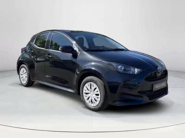 Toyota YARIS 1.5 Hybrid 115 Comfort **NIGHT SKY BLACK METALLIC/ NIEUWE AUTO/ DIRECT LEVERBAAR**