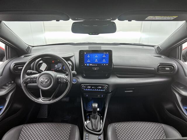 Toyota YARIS 1.5 Hybrid Executive | 1e Eigenaar | Dealer Onderhouden | Red Pakket | Stoelverwarming | Blindspot | Onderweg-naar-dealer