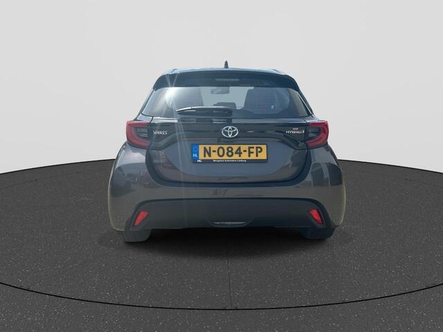 Toyota YARIS 1.5 Hybrid Dynamic RIJKLAAR | Climate Control | Cruise Control | Camera | Navi via App
