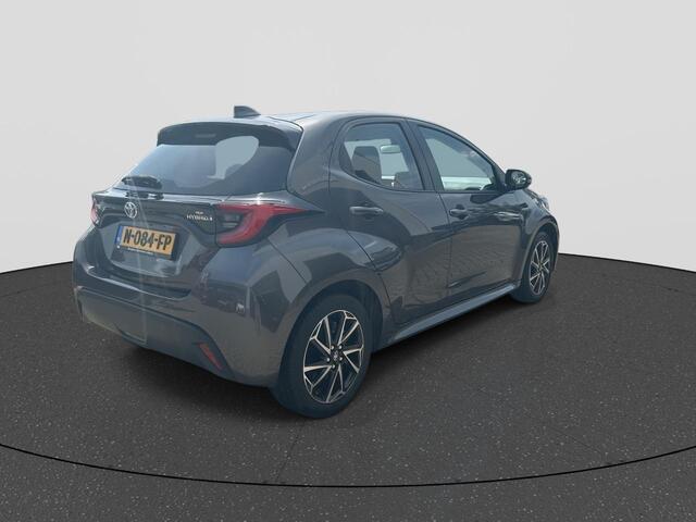Toyota YARIS 1.5 Hybrid Dynamic RIJKLAAR | Climate Control | Cruise Control | Camera | Navi via App