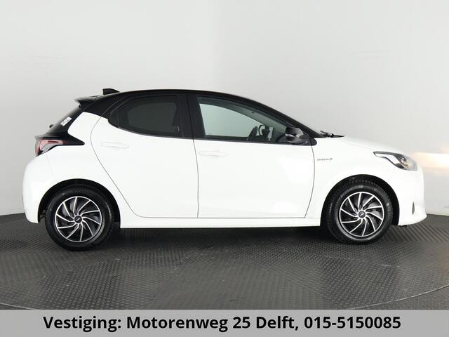 Toyota YARIS 1.5 HYBRIDE BLACK & WHITE GARANTIE TOT 3-2031! . APPLE CARPLAY & ANDRIOD AUTO . ACHTERUITRIJ CAMERA . ADAPTIEVE CRUISE CONTROL .