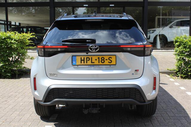 Toyota YARIS Cross 1.5 Hybrid 130pk GR SPORT Bi-Tone | Rijklaar | Trekhaak | JBL | HUD | PDC | Navi | Stoel/Stuur-verwarming | Adap. Cruise