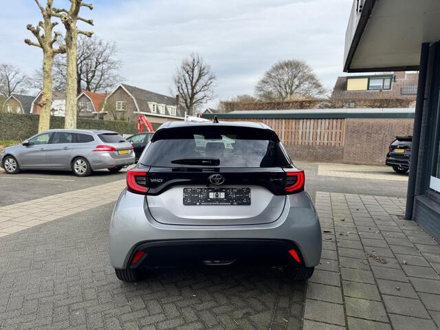 Toyota YARIS 1.5 Hybrid 115 Business