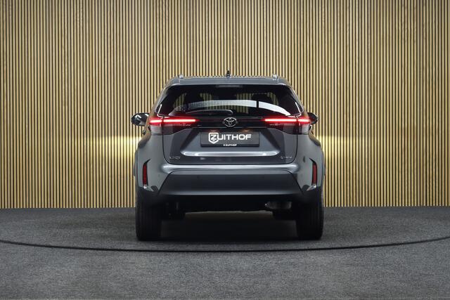 Toyota YARIS Cross 1.5 Hybrid 130 Dynamic + Comfort Pack | MY2026 | ¤ 2.500,- Voorraad voordeel! | Adaptive-cruise | Camera | Clima | Apple Carplay & Android Auto | Navigatie | Keyless | Parkeerhulp | Stoel & Stuurverwarming | Dodehoekdetectie