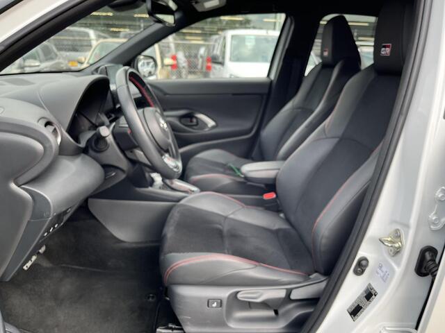 Toyota YARIS Cross 1.5 Hybrid GR Sport | All-in prijs | Automaat | Stoelverwarming | Stuurverwarming