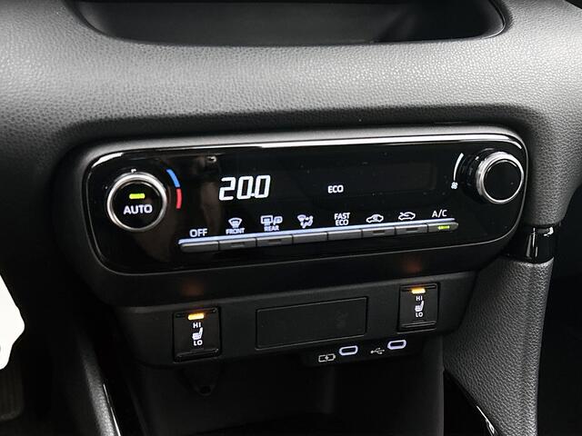 Toyota YARIS 1.5 Hybrid 115 First Edition + | Dealeronderhouden | Stoel en stuurverwarming |