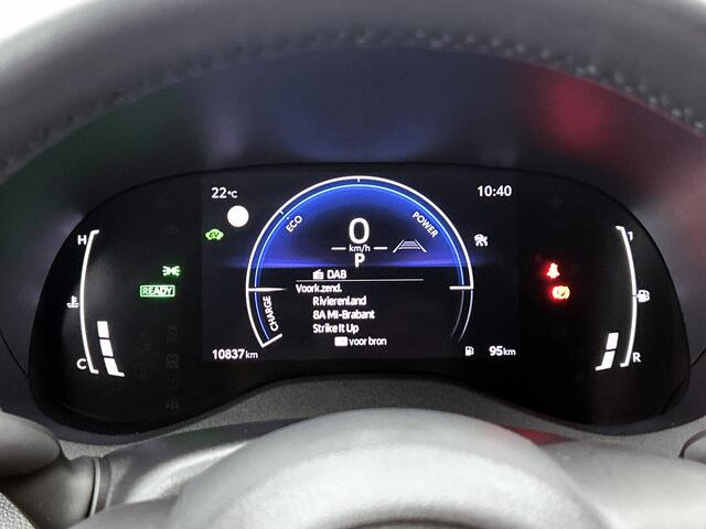 Toyota YARIS Cross 1.5 Hybrid 115 First Edition + | Stoel stuur en voorruitverwarming |