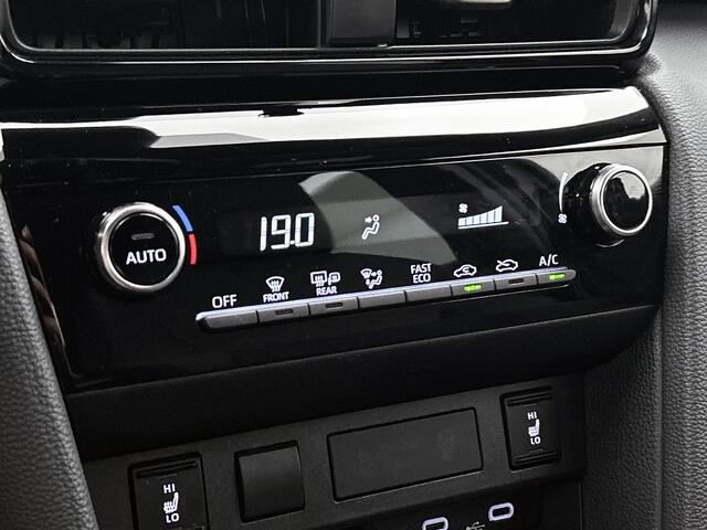 Toyota YARIS Cross 1.5 Hybrid 115 First Edition + | Stoel stuur en voorruitverwarming |