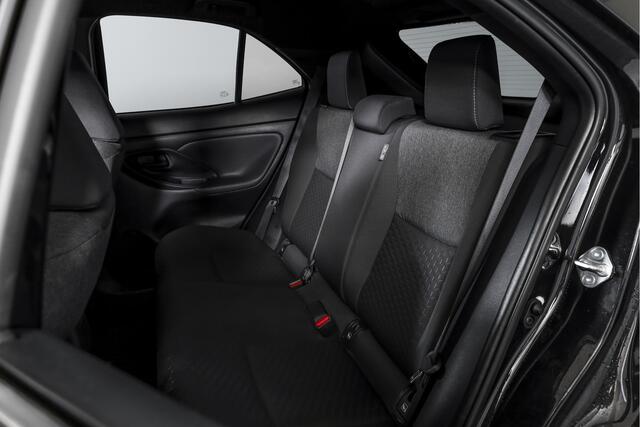 Toyota YARIS Cross 1.5 Hybrid 115 Dynamic | Dig.Cockpit | Adapt.Cruise | Stoel-+stuurverwarming | Camera | PDC | NAV+App.Connect | Auto.Airco | LM 17" | 8137