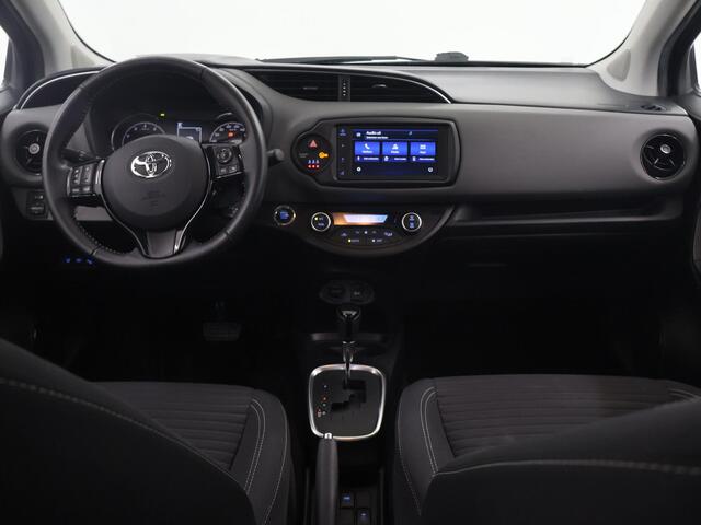 Toyota YARIS 1.5 VVT-i Dynamic | LED | Trekhaak | Automaat | Navigatie | Camera | Climate Control | Apple CarPlay/Android Auto | Cruise Control | Rij-Hulpsysteem |