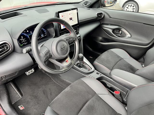 Toyota YARIS Cross 1.5 Hybrid 130 GR SPORT NL auto 1e Eigenaar Pano dak JBL Trekhaak