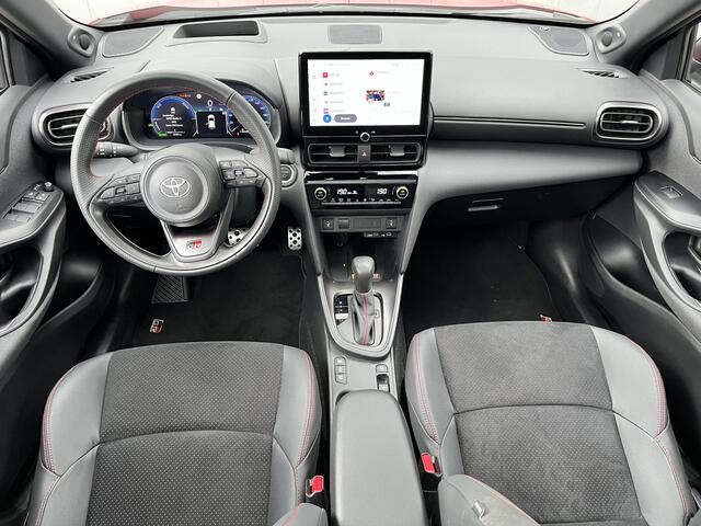 Toyota YARIS Cross 1.5 Hybrid 130 GR SPORT NL auto 1e Eigenaar Pano dak JBL Trekhaak