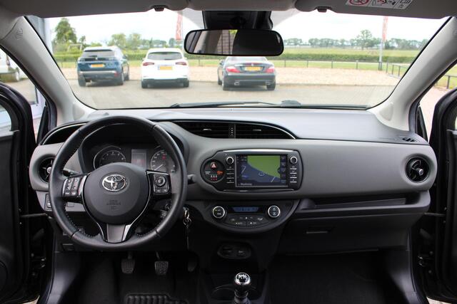 Toyota YARIS 1.5 VVT-i Active Navi/Clima/Camera/NL Auto!!