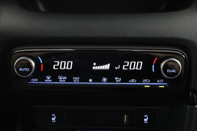 Toyota YARIS 1.5 Hybrid Launch Edition | leder | stoelverwarming | Bi-Tone | Apple Carplay/Android Auto |