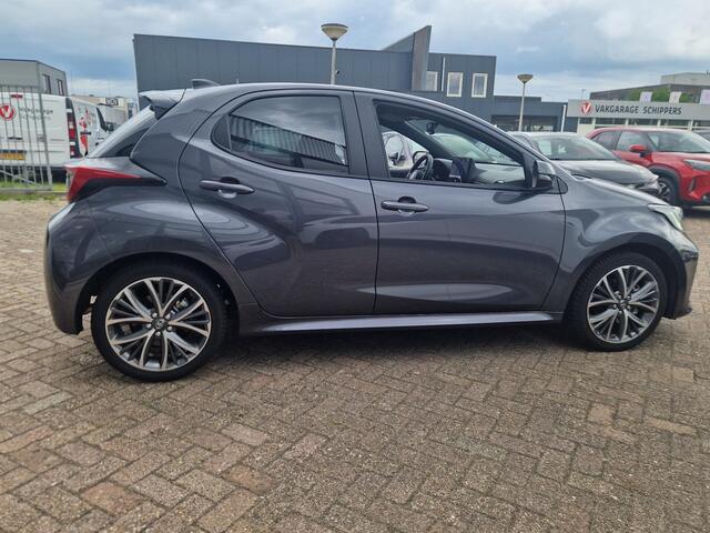 Toyota YARIS 1.5 Hybrid 130 Executive All season banden slecht 12000 km!!