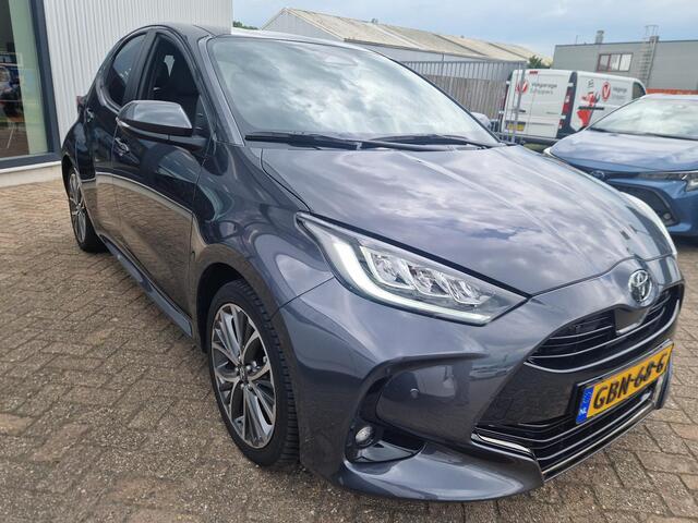 Toyota YARIS 1.5 Hybrid 130 Executive All season banden slecht 12000 km!!