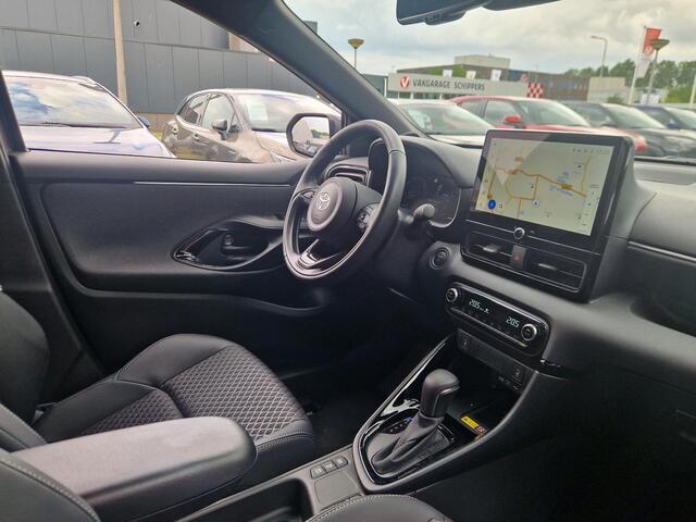 Toyota YARIS 1.5 Hybrid 130 Executive All season banden slecht 12000 km!!