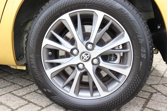 Toyota YARIS 1.5 Hybrid Y20 Exclusive Edition, Trekhaak , All Season banden