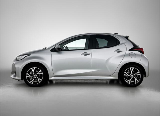 Toyota YARIS 1.5 Hybrid 115 Dynamic | Parkeersensoren V+A | Stuur-Stoelverwarming | Dode Hoek Detectie Onderweg-naar-dealer