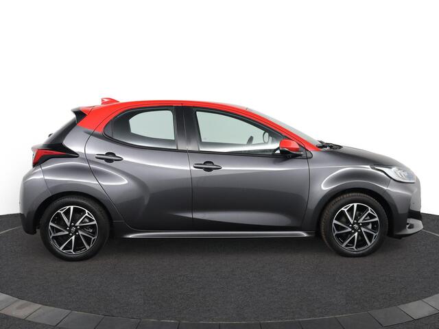 Toyota YARIS 1.5 Hybrid 115 First Edition | Parkeersensoren | Apple Carplay/Android auto | Stoelverwarming | Blindspot Monitor |