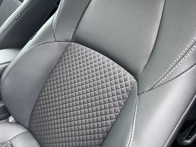 Toyota YARIS 1.5 Hybrid Executive Leder/Adaptive Cruise/LED