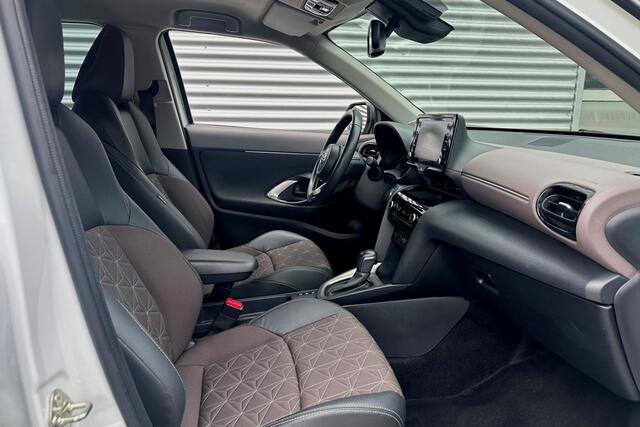 Toyota YARIS Cross 1.5 Hybrid Executive Bi-Tone 360Gr. Camera