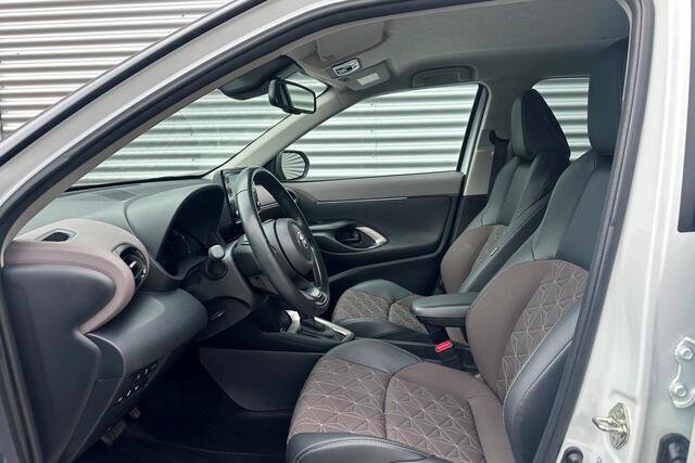 Toyota YARIS Cross 1.5 Hybrid Executive Bi-Tone 360Gr. Camera