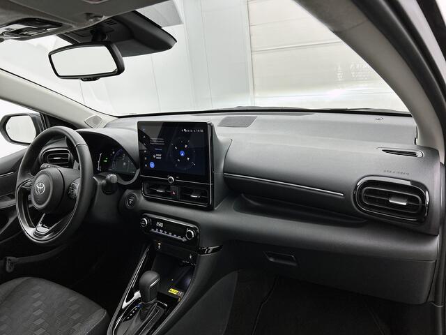 Toyota YARIS 1.5 Hybrid 115 Dynamic Comfort Pack | BTW Voertuig | Dodehoekdetectie | Stoel+stuurverwarming | Parkeersensoren Voor+Achter | Draadloze telefoonlader | Cruise Control Adaptive | Apple CarPlay/Android Auto |