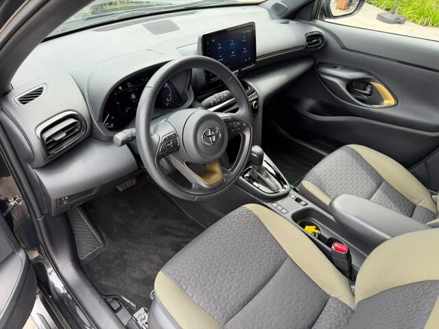 Toyota YARIS Cross 1.5 Hybrid Explore | PDC V+A | Treeplanken | All Seasons