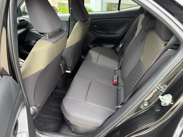 Toyota YARIS Cross 1.5 Hybrid Explore | PDC V+A | Treeplanken | All Seasons