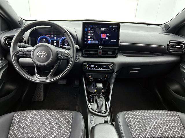 Toyota YARIS 1.5 Hybrid 130 Executive | BTW Voertuig | Dodehoek detectie | Stoel+Stuurverwarming | Parkeersensoren voor+achter | draadloze lader telefoon | Cruise Control Adaptive | Climate Control | Apple CarPlay/Android Auto |