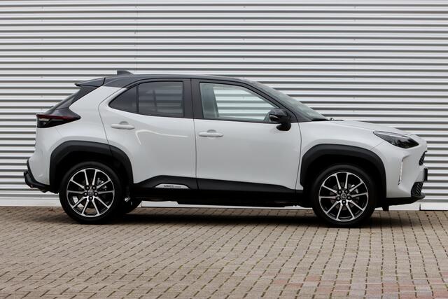 Toyota YARIS Cross 1.5 Hybrid GR Sport JBL / Head-up / Navi