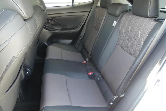 Toyota YARIS Cross 1.5 Hybrid Executive TREKHAAK AFNEEMBAAR (750KG), HUD, STOELVERWARMING, ADAPT. CRUISE, CLIMA, NAVI, CAMERA, PDC V&A, APPLE CARPLAY/ANDROID AUTO, BLIS, KEYLESS, JBL, 11.175KM
