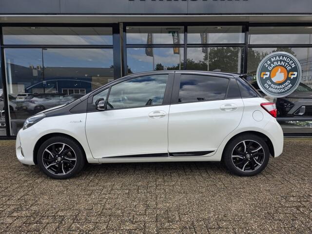 Toyota YARIS 1.5 HYB BI-TONE PLUS TREKHAAK/NAVI/PANO