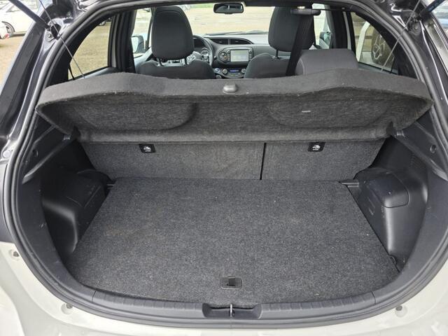 Toyota YARIS 1.5 HYB BI-TONE PLUS TREKHAAK/NAVI/PANO