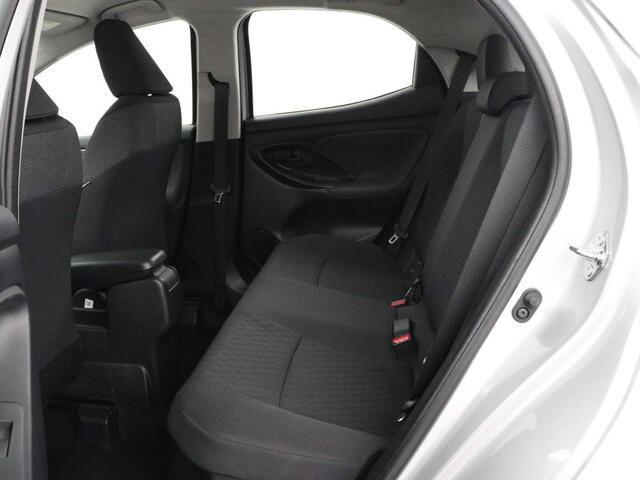 Toyota YARIS 1.5 Hybrid Dynamic | 38.500km NAP | Adaptive Cruise | DAB | Carplay | Full LED | Camera | LM | Keyless | Climate controle | Bluetooth