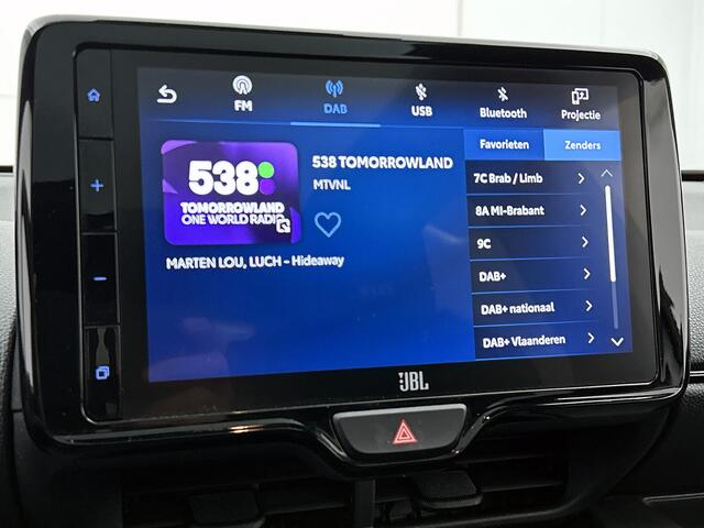 Toyota YARIS 1.5 Hybrid GR Sport Premium Pack | BTW Voertuig | JBL | Head-Up Display | Dodehoek detectie | Panoramadak | Stoel+stuurverwarming | Parkeersensoren voor+ achter | Draadloze telefoonlader | Cruise control adaptive |
