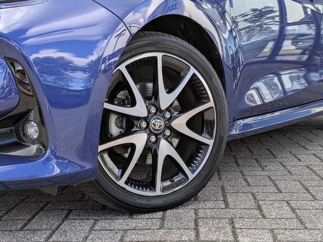 Toyota YARIS 1.5 Hybrid Executive | Trekhaak | Stoelverw. | Leer | Dodehoek | PDC V+A | Camera | Keyless | Carplay