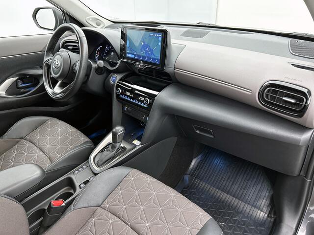 Toyota YARIS Cross 1.5 Hybrid Executive | Panoramadak | JBL | Head-Up Display | Dodehoek detectie | Elektrische achterklep | Parkeersensoren voor+achter |