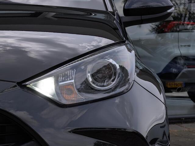 Toyota YARIS 1.5 Hybrid Active | Afn. Trekhaak | All-season | Camera | Adapt. Cruise | Carplay | Climate