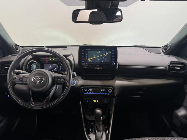 Toyota YARIS 1.5 Hybrid Executive | Trekhaak | Panoramisch dak | JBL | BSM | HUD |
