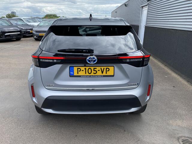 Toyota YARIS Cross 1.5 Hybrid First Edition / bitone / NL auto / unieke km stand! / absolute nieuw staat!