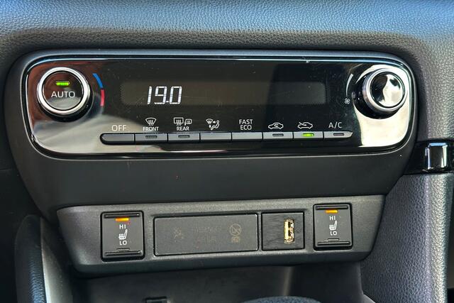 Toyota YARIS 1.5 Hybrid Dynamic Carplay / Camera / Stoelverw.