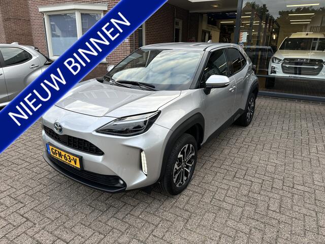 Toyota YARIS Cross 1.5 Hybrid Executive Limited dodehoekdetectie / stoelverwarming / stuurwielverwarming / parkeersensoren voor + achter / Navigatie / Apple Carplay / Android Auto / parkeercamera / 10 jaar Toyota garantie / rijklaarprijs incl. Toyota Pechhulppas