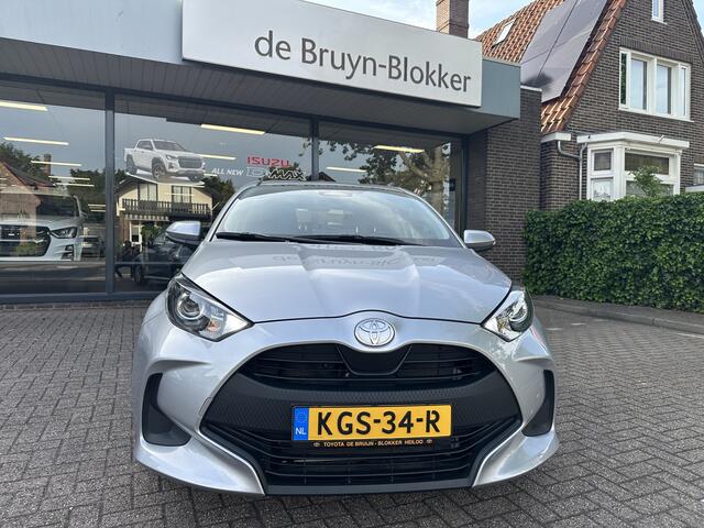 Toyota YARIS 1.5 Hybrid 115 Business