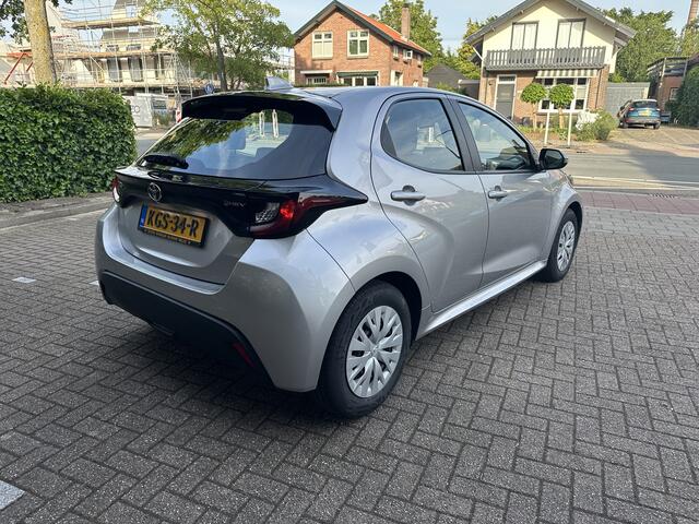 Toyota YARIS 1.5 Hybrid 115 Business